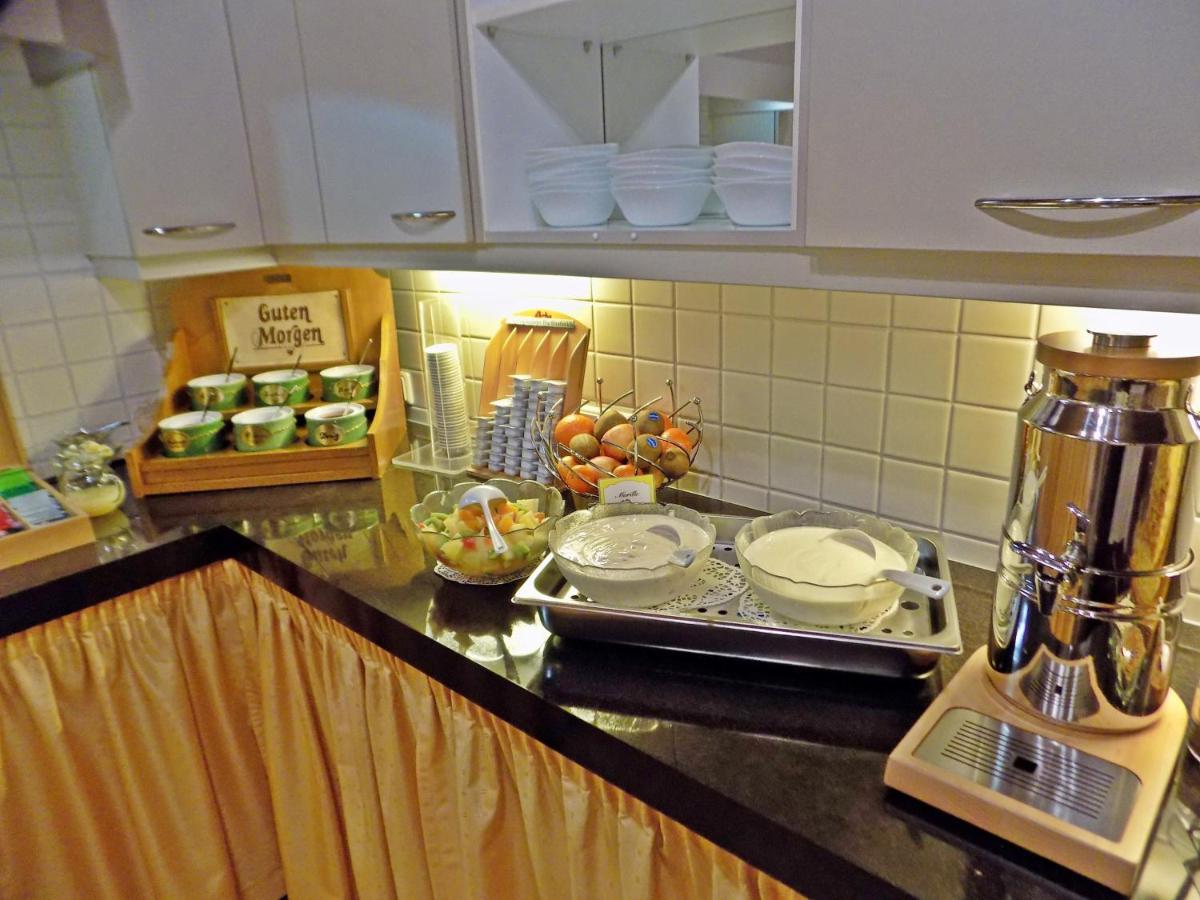 Zeitlos Apartments แกร์ลอส ภายนอก รูปภาพ