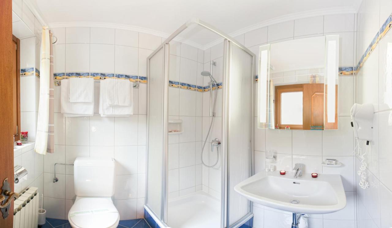 Zeitlos Apartments แกร์ลอส ภายนอก รูปภาพ