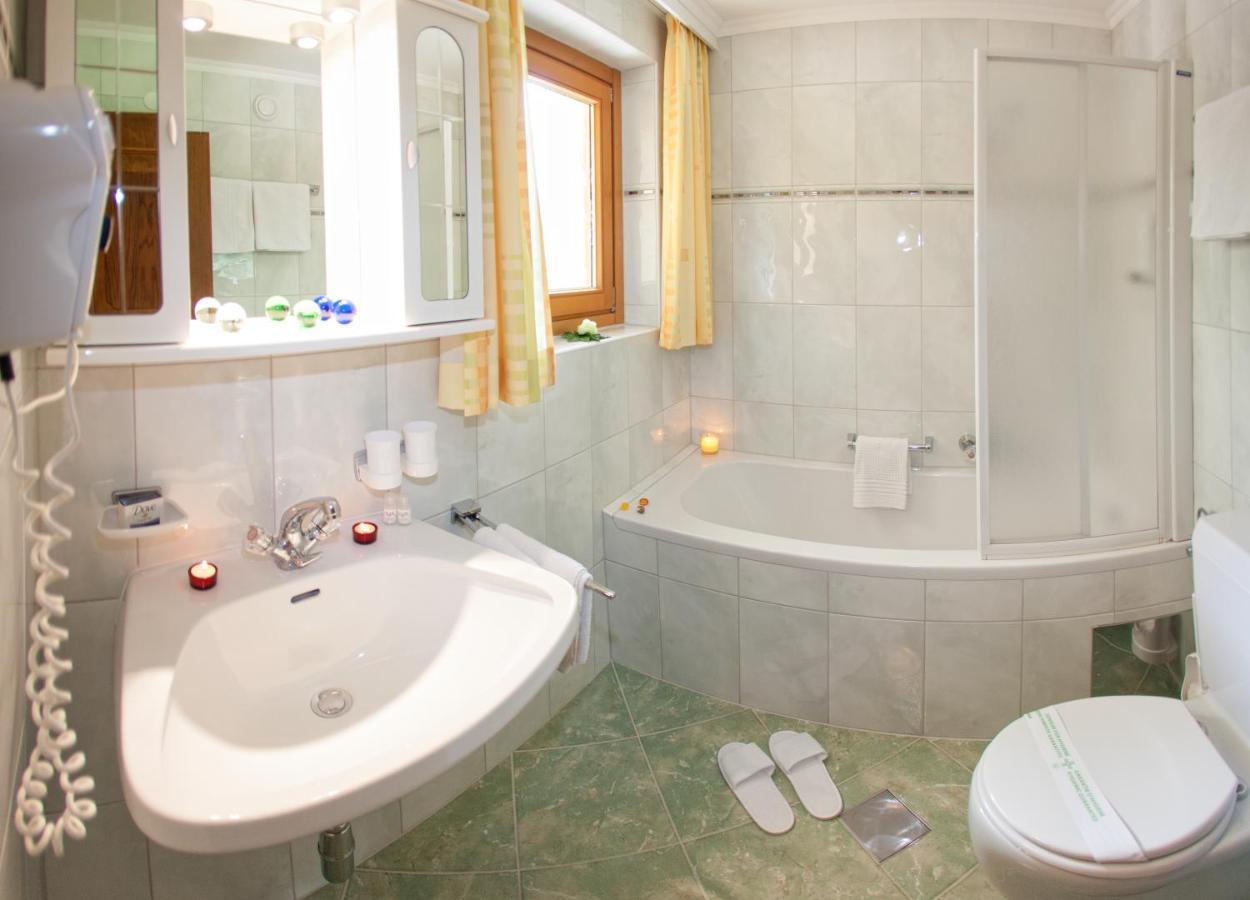 Zeitlos Apartments แกร์ลอส ภายนอก รูปภาพ