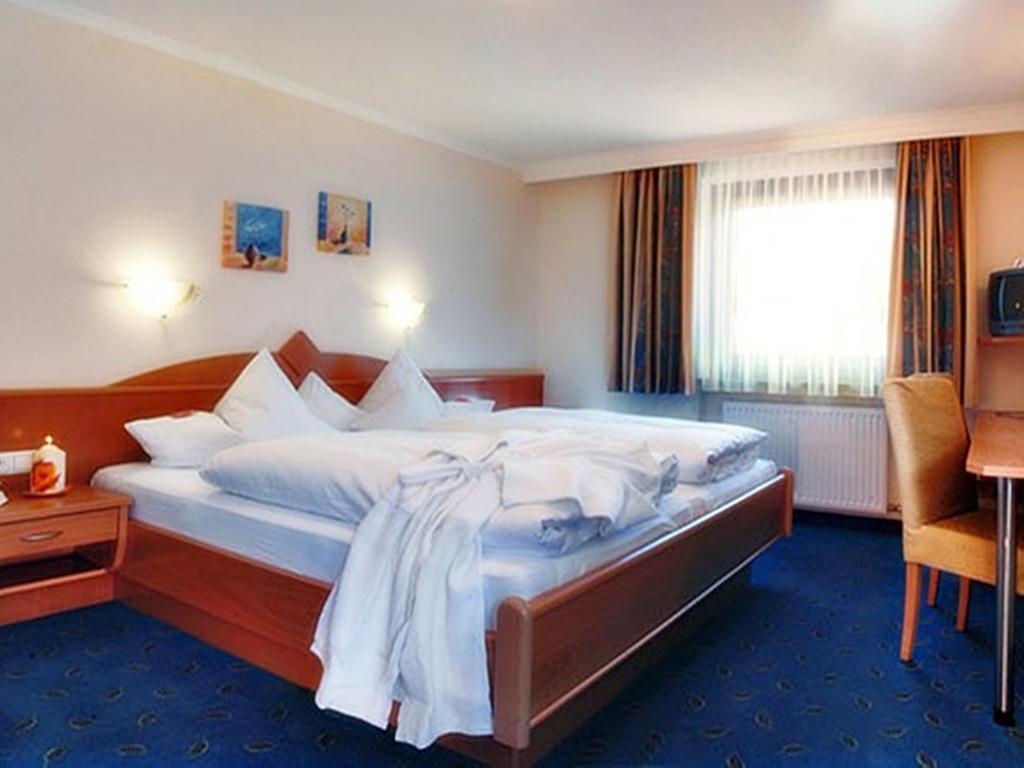 Zeitlos Apartments แกร์ลอส ห้อง รูปภาพ