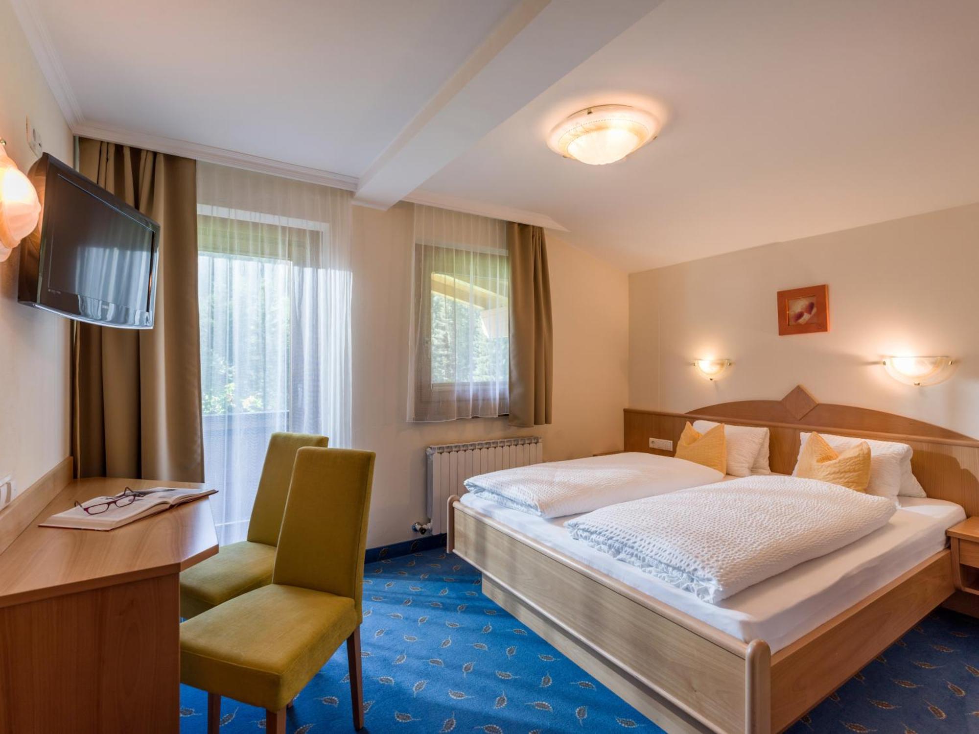 Zeitlos Apartments แกร์ลอส ภายนอก รูปภาพ