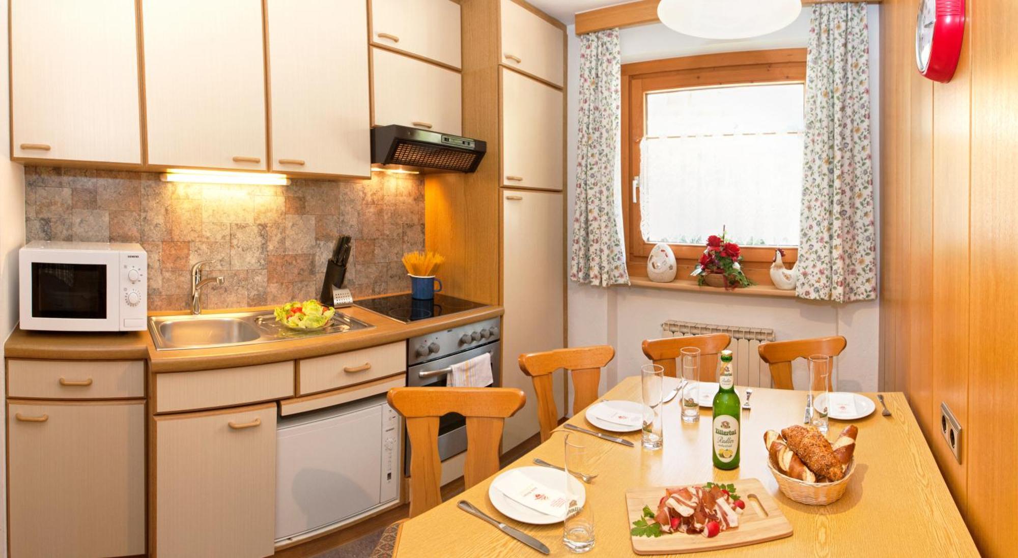 Zeitlos Apartments แกร์ลอส ภายนอก รูปภาพ