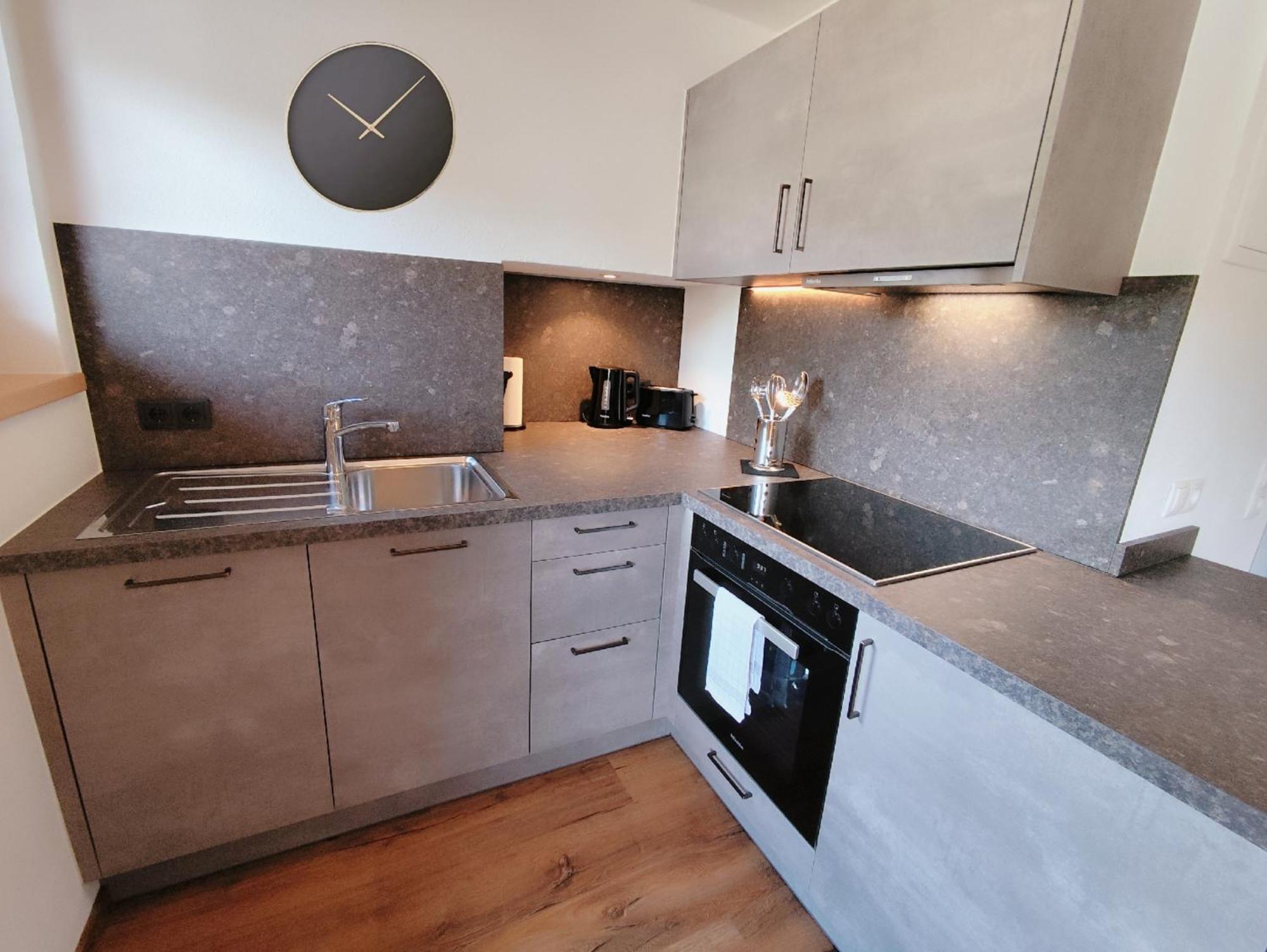 Zeitlos Apartments แกร์ลอส ภายนอก รูปภาพ