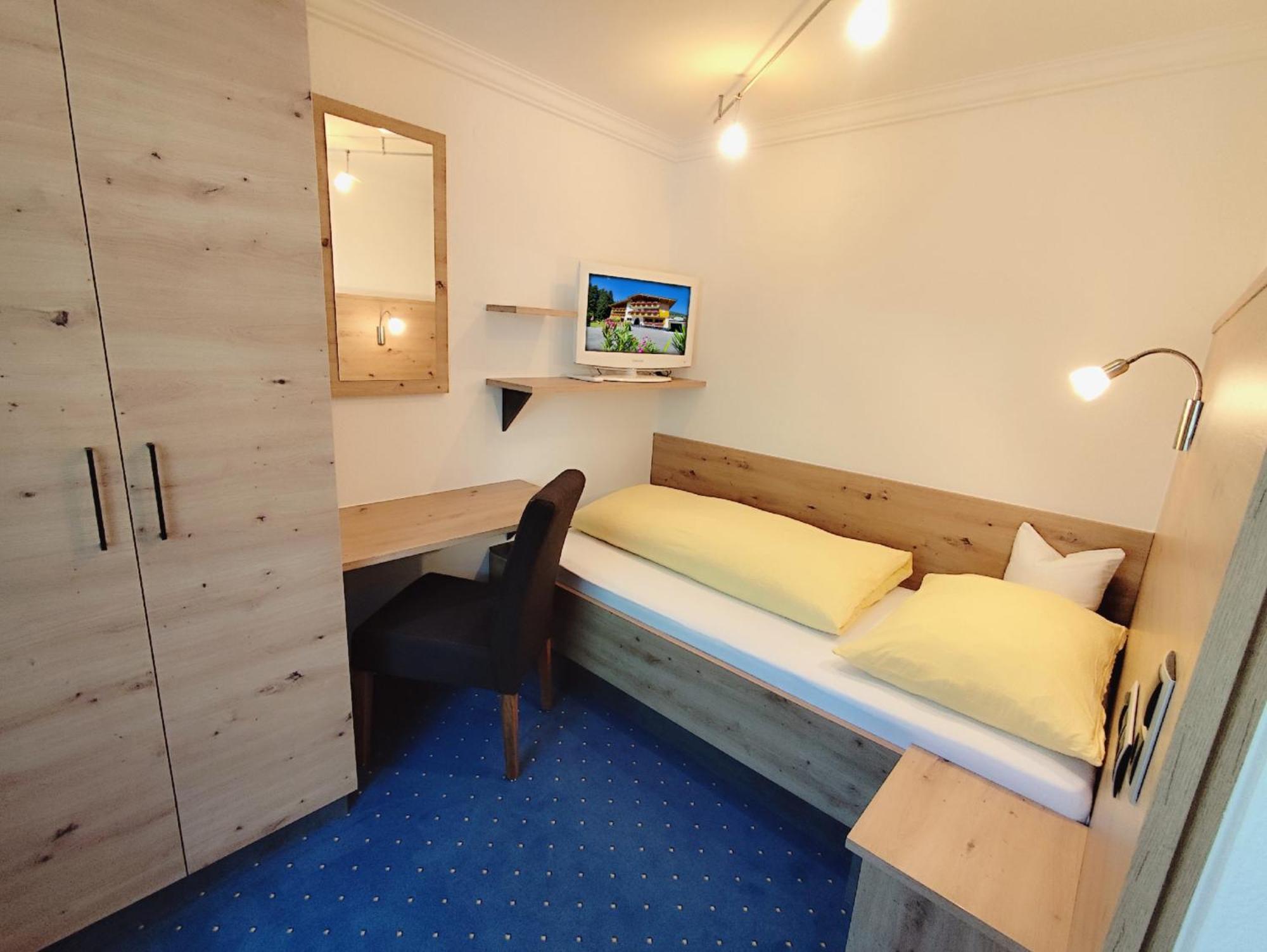 Zeitlos Apartments แกร์ลอส ห้อง รูปภาพ