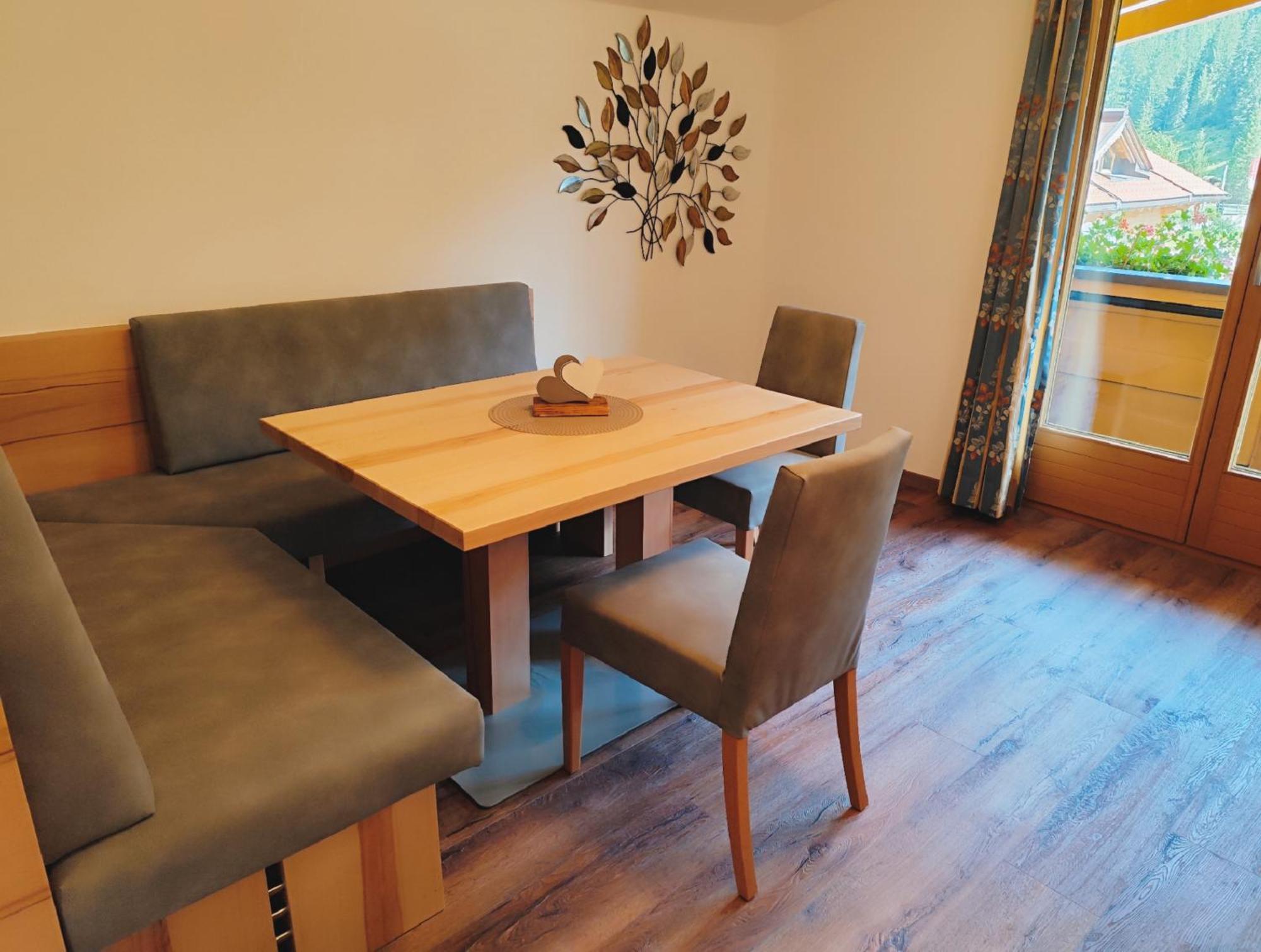 Zeitlos Apartments แกร์ลอส ห้อง รูปภาพ