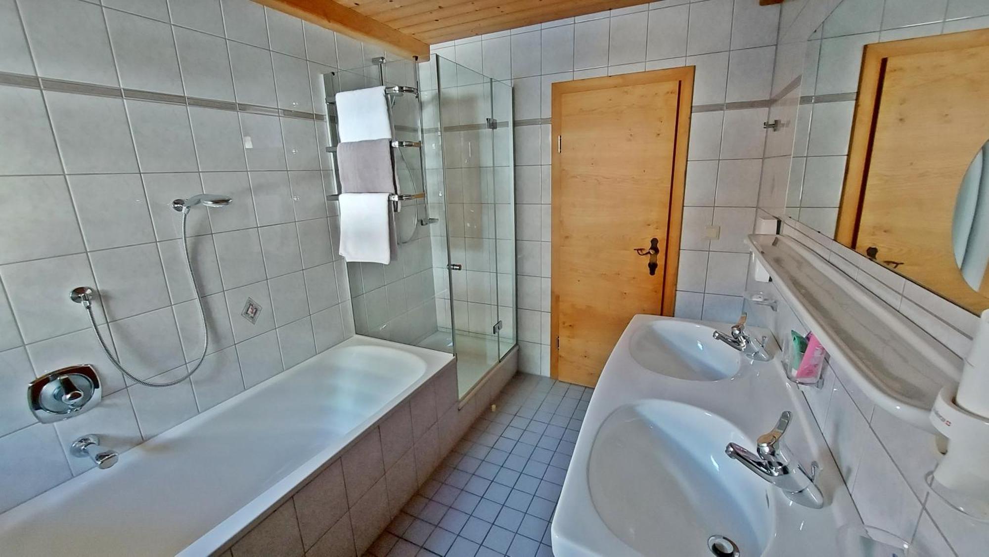 Zeitlos Apartments แกร์ลอส ห้อง รูปภาพ