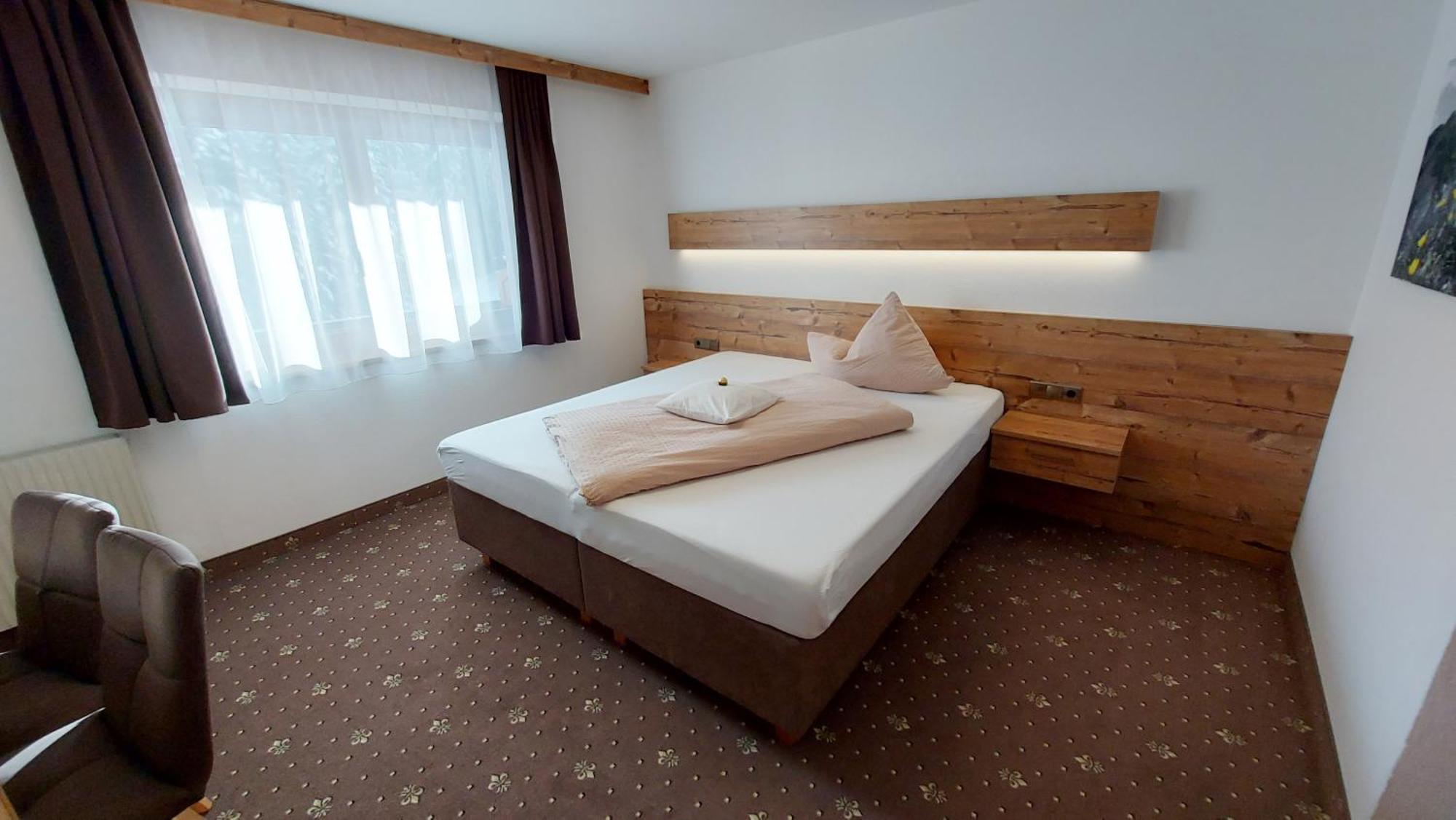 Zeitlos Apartments แกร์ลอส ห้อง รูปภาพ